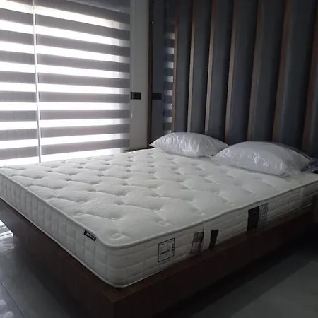 Apartman Sleeps 7, Luxury With Shared Pool - Awz 241 *