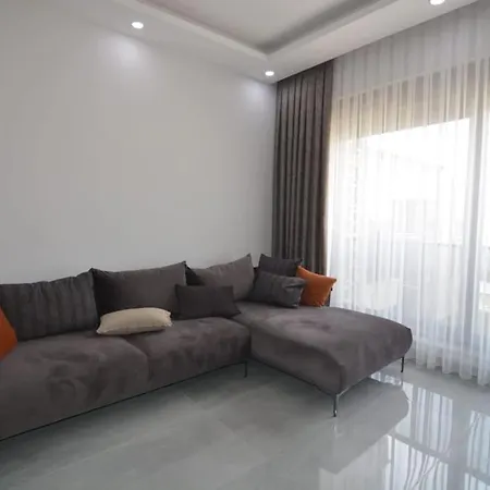 Apartman Sleeps 7, Luxury With Shared Pool - Awz 241 Belek