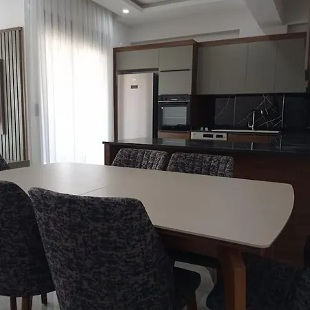 Sleeps 7, Luxury With Shared Pool - Awz 241 Apartman